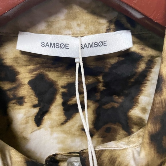 New SAMSOE SAMSOE Oversized
Sleeveless Button Down Shirt
Camo vest - Picture 7 of 11